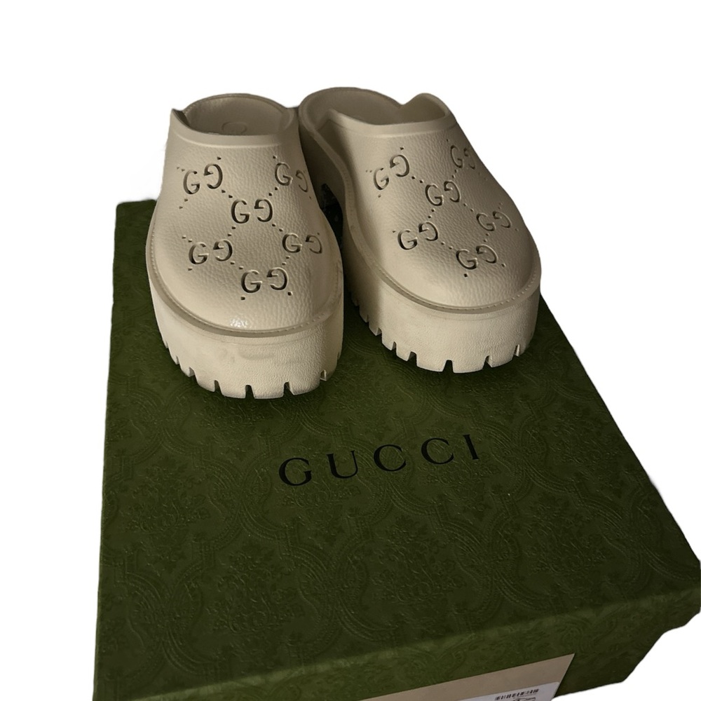 WOMEN'S PLATFORM PERFORATED G SANDAL size 40